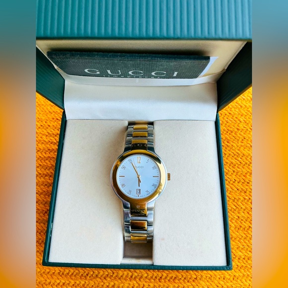 Authentic GUCCI DRESS watch🧡🤍🧡 - Picture 15 of 16